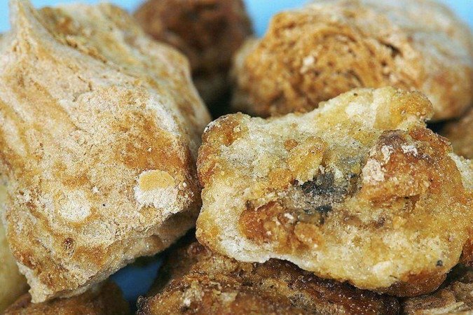 O maná é uma resina branca rica em minerais, colhida das árvores há mais de 1 mil anos. - (crédito: Vittoria Traverso) O maná é uma resina branca rica em minerais, colhida das árvores há mais de 1 mil anos. - (crédito: Vittoria Traverso)