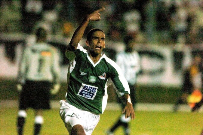 Auxiliar do Gama na conquista do Candangão neste ano, o atacante Victor Santana fez dois gols no Maracanã, em 2004, e ajudou o alviverde a eliminar o Botafogo da Copa do Brasil - (crédito: Edilson Rodrigues/CB/D.A Press) Auxiliar do Gama na conquista do Candangão neste ano, o atacante Victor Santana fez dois gols no Maracanã, em 2004, e ajudou o alviverde a eliminar o Botafogo da Copa do Brasil - (crédito: Edilson Rodrigues/CB/D.A Press)