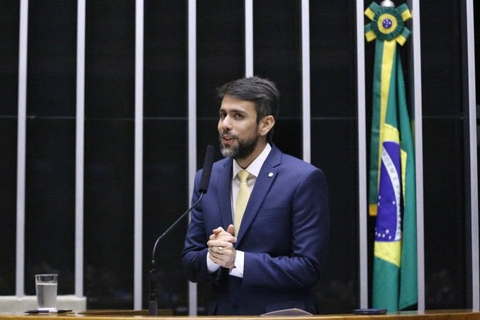 O deputado Pedro Lucas e o presidente Lula se conheceram durante recente viagem ao Japão e ao Vietnã
- (crédito: Kayo Magalhães/Câmara dos Deputados) O deputado Pedro Lucas e o presidente Lula se conheceram durante recente viagem ao Japão e ao Vietnã
- (crédito: Kayo Magalhães/Câmara dos Deputados)