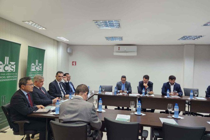 Reforma do IR: Ninguém vai deixar de ser rico ou milionário, diz secretário