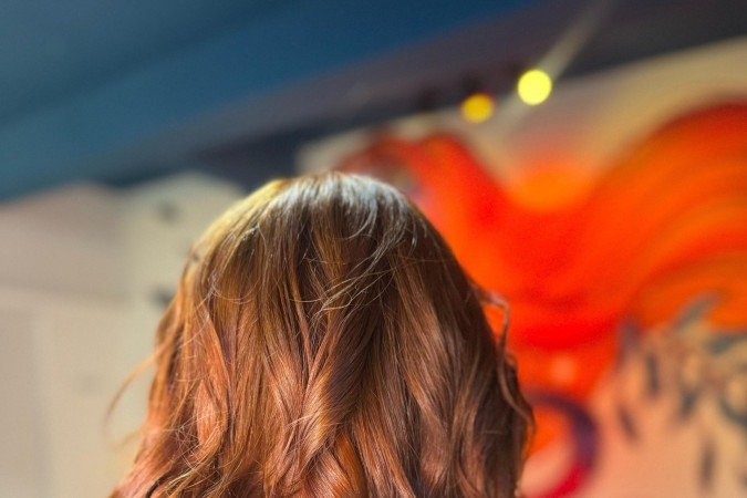 Nos fios, os reflexos em tons terrosos podem iluminar o visual 