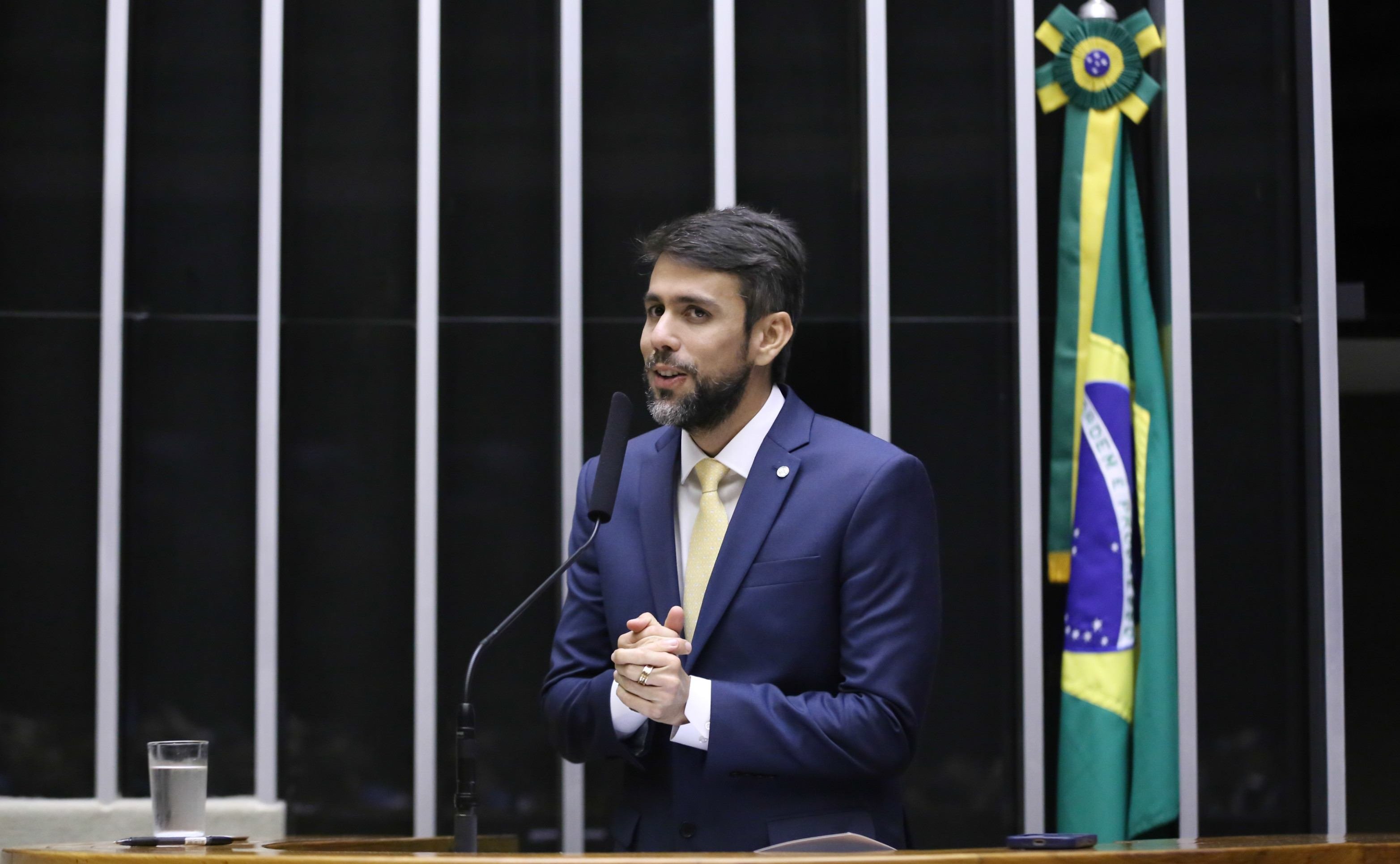 Demissão do ministro das Comunicações reabre cobiça por reforma 