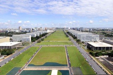 A Esplanada dos Ministérios será um dos principais palcos para a celebração do aniversário de Brasília -  (crédito:  Marcello Casal Jr/Agencia Brasil)