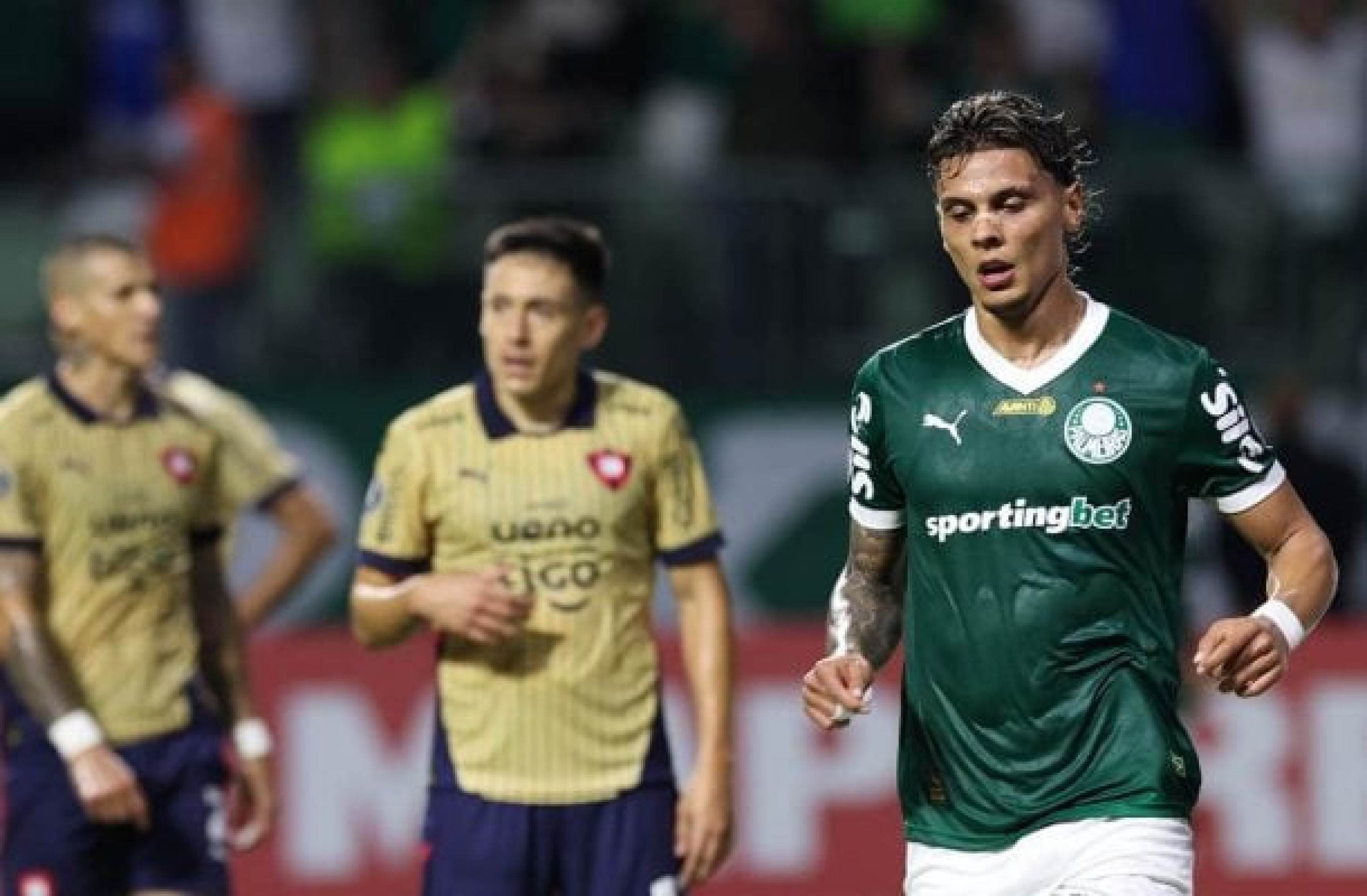 Richard Ríos provoca torcida do Palmeiras e pede desculpas após a partida