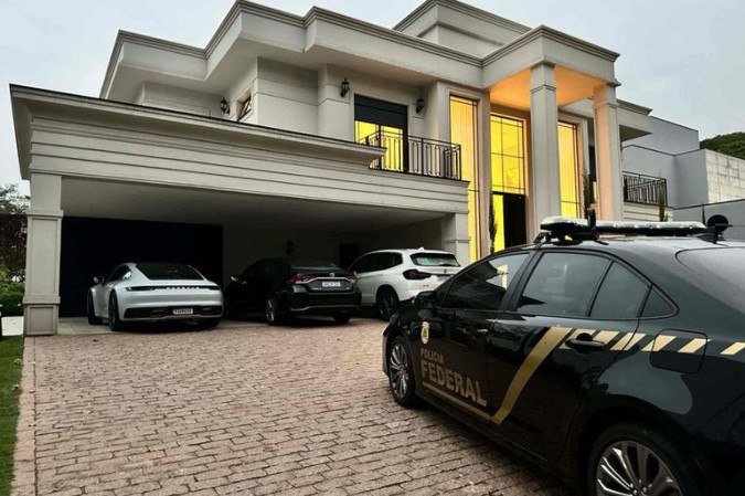 Entre os alvos da operação da Polícia Federal está o prefeito da cidade, Rodrigo Manga (Republicanos) que anunciou pré-candidatura para Presidência da República no começo deste mês - (crédito: Divulgação Polícia Federal / ) Entre os alvos da operação da Polícia Federal está o prefeito da cidade, Rodrigo Manga (Republicanos) que anunciou pré-candidatura para Presidência da República no começo deste mês - (crédito: Divulgação Polícia Federal / )