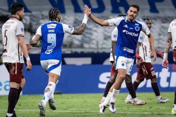 EDUARDO - Foi discreto e não conseguiu contribuir na criação das jogadas. NOTA: 4,5 - Foto: Gustavo Aleixo/Cruzeiro