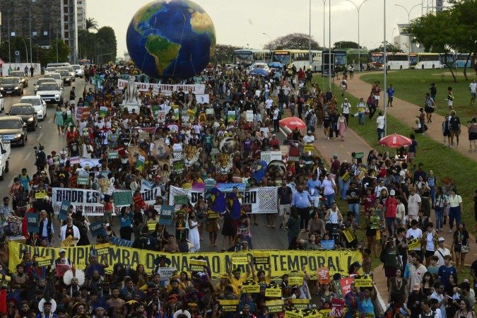 Marcha de indigenas do movimentoTerra Livre na Esplanda dos Ministérios - (crédito: Carlos Vieira/CB/D.A Press) Marcha de indigenas do movimentoTerra Livre na Esplanda dos Ministérios - (crédito: Carlos Vieira/CB/D.A Press)