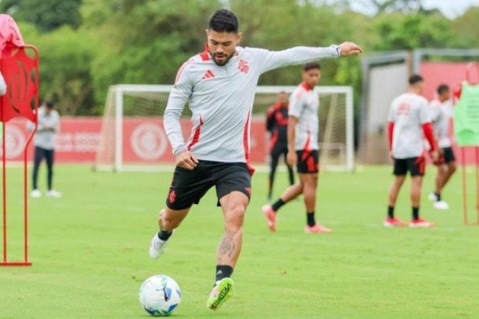Inter conta com os retorno de Bruno Tabata e Claytn Sampaio à lista de relacionados - (crédito: Foto: Ricardo Duarte / Internacional) Inter conta com os retorno de Bruno Tabata e Claytn Sampaio à lista de relacionados - (crédito: Foto: Ricardo Duarte / Internacional)