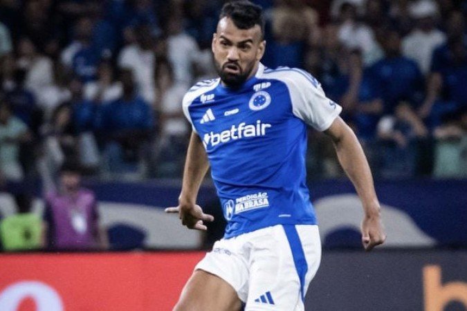FABRÍCIO BRUNO - Teve problemas na cobertura dos espaços e cometeu erros de posicionamento. Não teve uma boa atuação. NOTA: 5,0 - Foto: Gustavo Aleixo/Cruzeiro