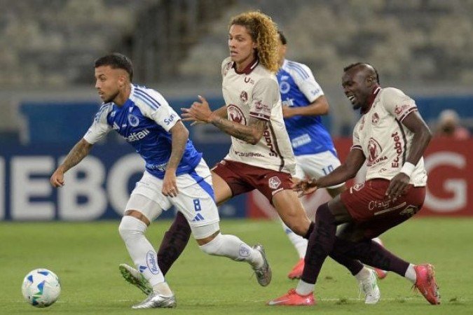 MATHEUS HENRIQUE - Jogou menos de dez minutos e foi substituído após sofrer uma pancada no joelho. SEM NOTA - Foto: Gustavo Aleixo/Cruzeiro