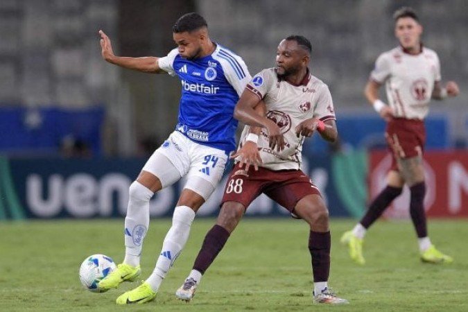 WANDERSON - Entrou no começo do primeiro tempo e foi substituído na reta final da partida. Tentou criar jogadas pelo lado de campo, mas não conseguiu evoluir com a bola. NOTA: 5,5 - Foto: Gustavo Aleixo/Cruzeiro