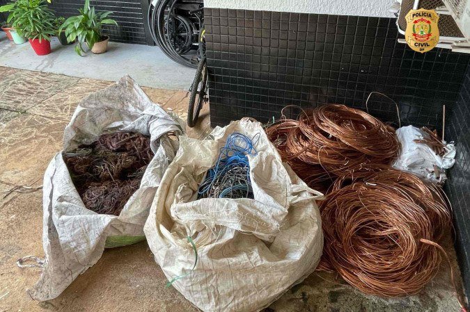 Meia tonelada de cobre foi apreendida - (crédito: PCDF/ Divulgação) Meia tonelada de cobre foi apreendida - (crédito: PCDF/ Divulgação)