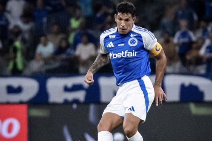 LUCAS ROMERO - Ajudou na circulação da posse de bola, mas teve problemas com a defesa. NOTA: 4,5 - Foto: Gustavo Aleixo/Cruzeiro