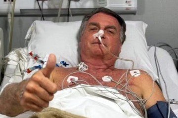  Bolsonaro postou foto nas redes sociais e disse que poderá ser operado novamente  -  (crédito:  Divulgação)