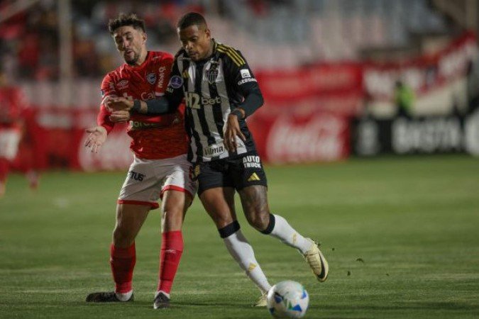 CAIO PAULISTA - Substituiu Arana e fez o 