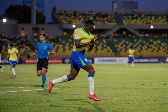 Luís Gustavo marcou o gol que classificou o Brasil à semifinal do Sul-Americano - (crédito: Divulgação/ CBF) Luís Gustavo marcou o gol que classificou o Brasil à semifinal do Sul-Americano - (crédito: Divulgação/ CBF)