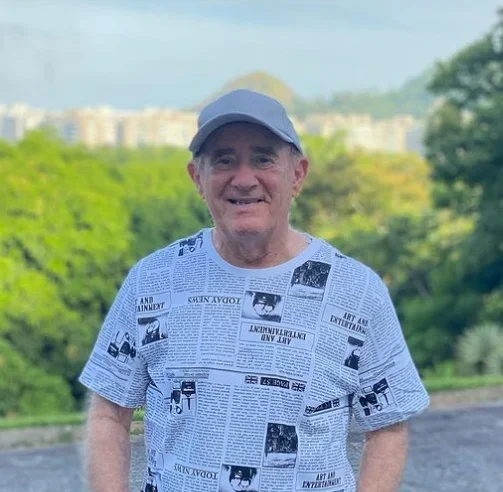 Aos 90 anos, Renato Aragão dá rara entrevista e responde se mulher é 'controladora'