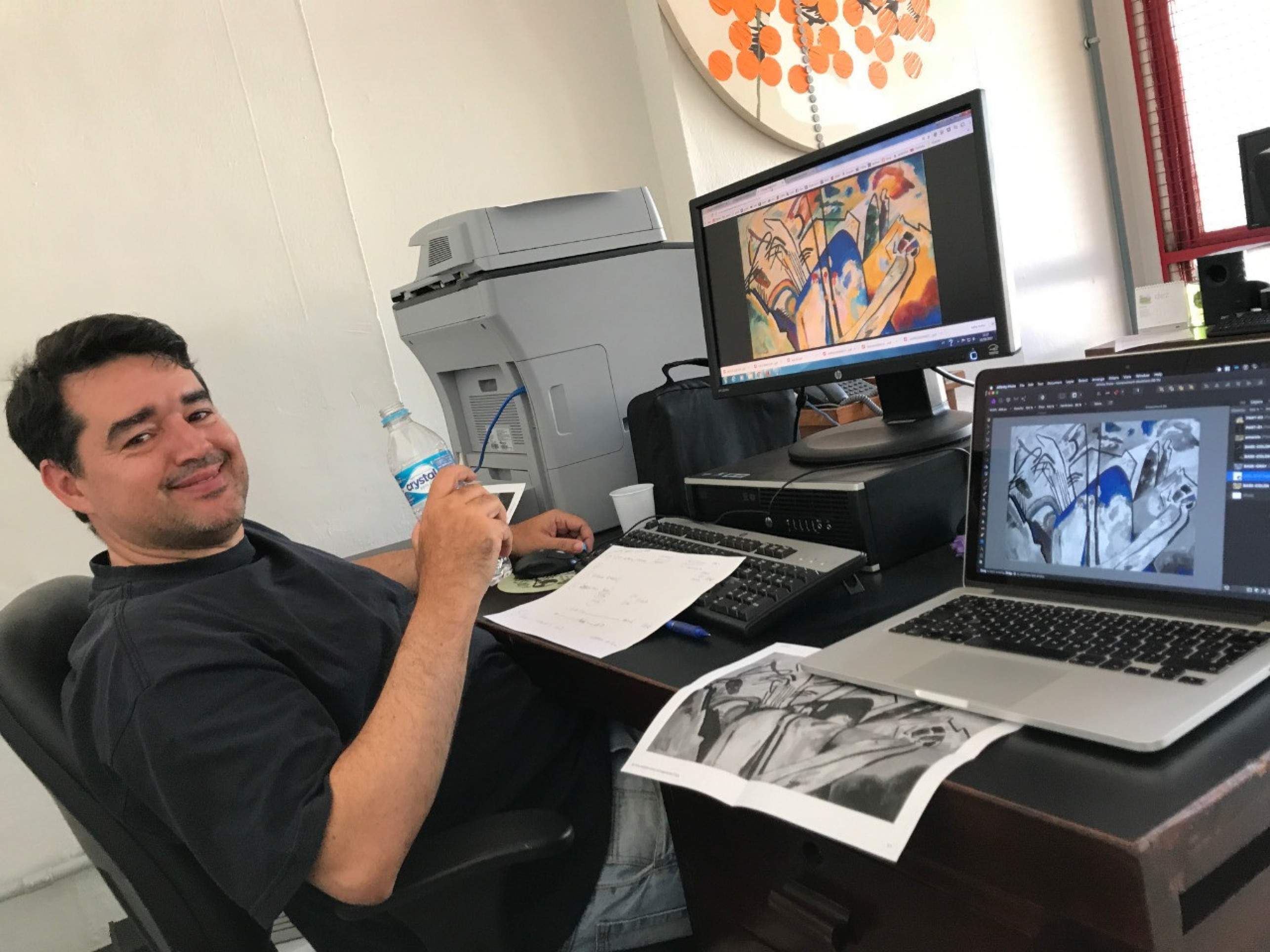 Método de preparação de atores de Hugo Rodas é lançado em livro