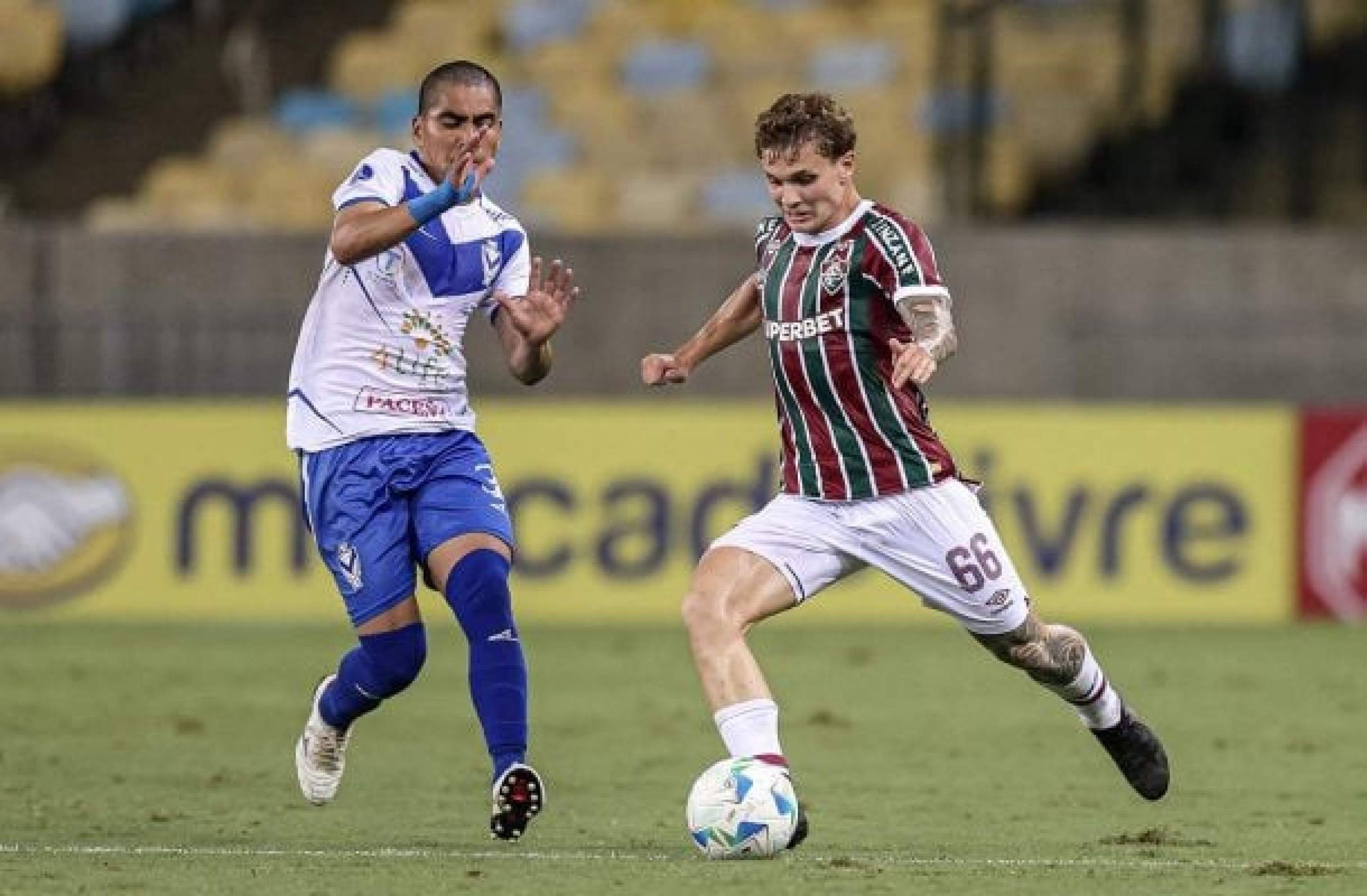Renato explica posição de Hércules e analisa estreia de Léo Jance no Fluminense