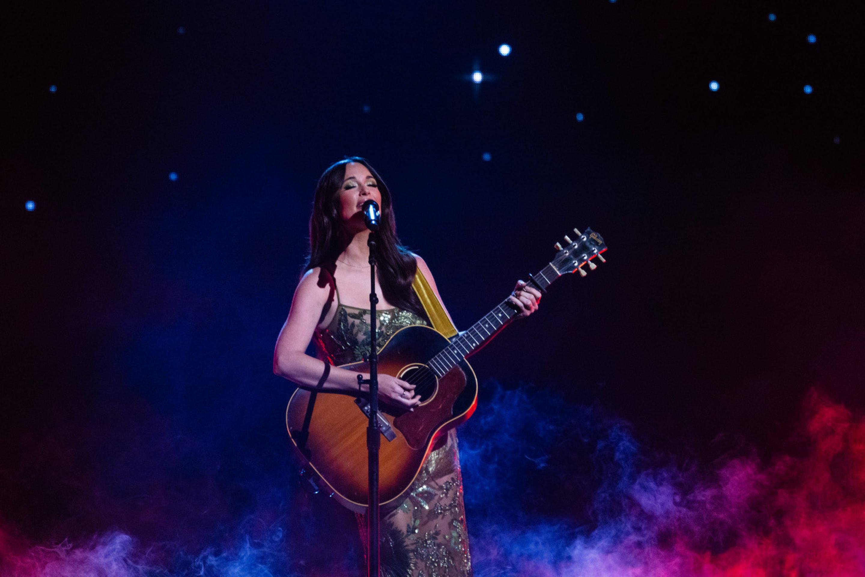 Kacey Musgraves é confirmada no Jaguariúna Rodeo Festival 2025 