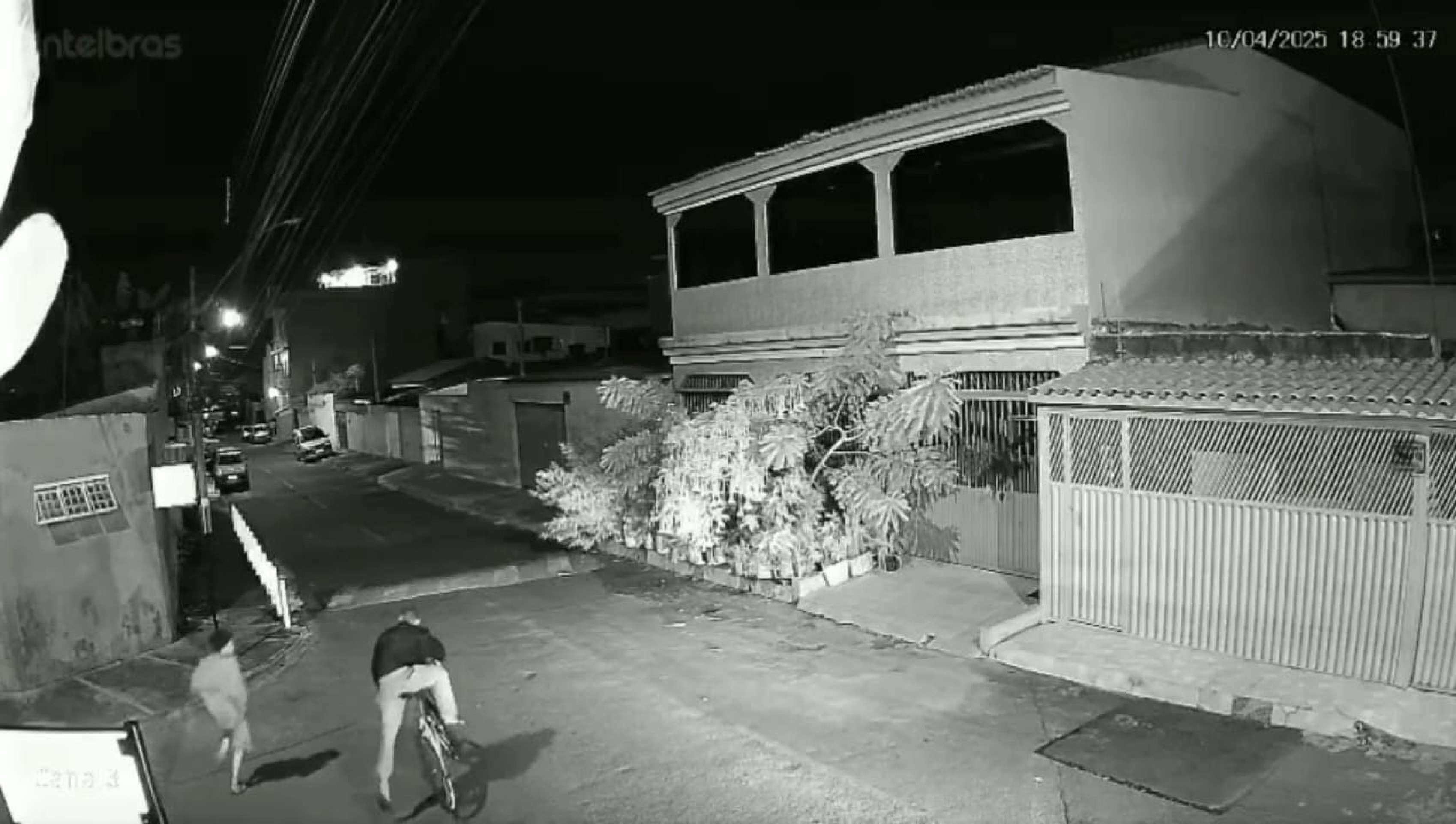 Dupla é presa com carro furtado e bike roubada em Santa Maria