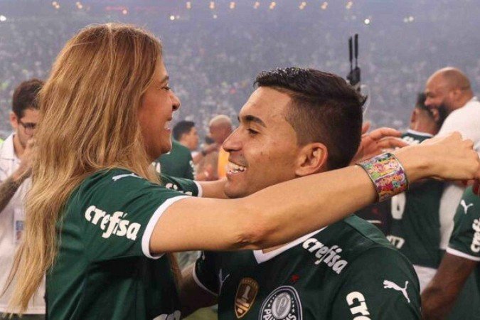 A presidente Leila Pereira e o jogador Dudu (D), da SE Palmeiras, comemoram .. conquista do t..tulo contra a equipe do S..o Paulo FC, ap..s partida v..lida pela final, volta, do Campeonato Paulista, S..rie A1, na arena Allianz Parque. (Foto: Cesar Greco)
- (crédito: Cesar Greco) A presidente Leila Pereira e o jogador Dudu (D), da SE Palmeiras, comemoram .. conquista do t..tulo contra a equipe do S..o Paulo FC, ap..s partida v..lida pela final, volta, do Campeonato Paulista, S..rie A1, na arena Allianz Parque. (Foto: Cesar Greco)
- (crédito: Cesar Greco)