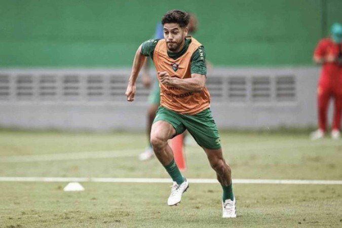 Nonato, de 27 anos, ficará por mais tempo com a camisa do Fluminense - (crédito: Foto: Marcelo Gonçalves/Fluminense) Nonato, de 27 anos, ficará por mais tempo com a camisa do Fluminense - (crédito: Foto: Marcelo Gonçalves/Fluminense)