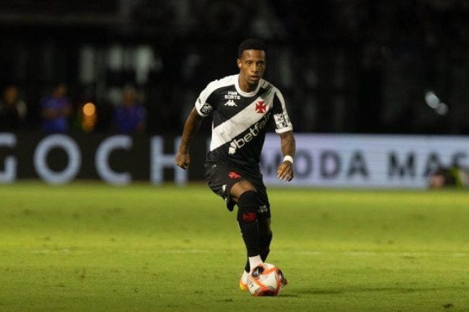 TCHÊ TCHÊ - Pouco eficaz na ajuda da construção. Tentou sair à caça dos jogadores do Sport, porém, franzino, não obteve sucesso. Saiu, assim, no segundo tempo, para a entrada de Jair - NOTA: 5,0 - Foto: Dikran Sahagian/Vasco