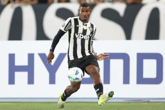  15) CUIABANO (Lateral-esquerdo) - 4,5 milhÃµes de euros (R$ 29,7 milhÃµes) - Foto: Vitor Silva/Botafogo