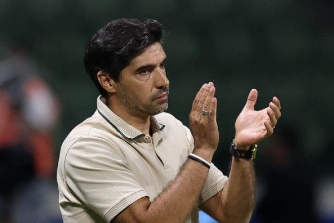 ABEL FERREIRA - O Palmeiras dominou do início ao fim. No primeiro tempo, teve um início avassalador e marcou dois gols em 20 minutos. O time mostrou muita fluidez nas jogadas pela direita, além de segurança defensivamente. Já na etapa final, mesmo sem posse, controlou o jogo. Ainda teve chances de ampliar o placar. NOTA: 8,0 - Foto: Cesar Greco/Palmeiras