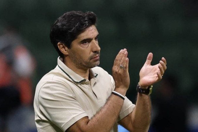 Abel Ferreira elogiou a produção do Palmeiras na vitória no dérbi sobre o Corinthians - (crédito: - Foto: Cesar Greco / Palmeiras) Abel Ferreira elogiou a produção do Palmeiras na vitória no dérbi sobre o Corinthians - (crédito: - Foto: Cesar Greco / Palmeiras)