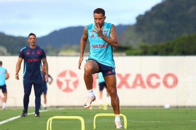 Danilo durante treinamento no CT do Flamengo - (crédito: Foto: Gilvan de Souza/Flamengo) Danilo durante treinamento no CT do Flamengo - (crédito: Foto: Gilvan de Souza/Flamengo)