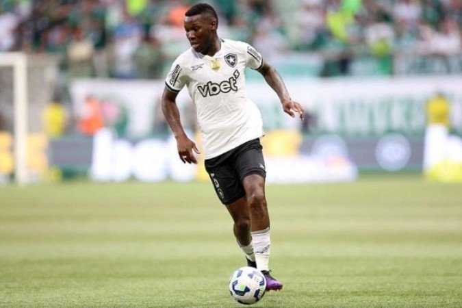 22) DE PAULA (volante) - 2 milhões de euros (R$ 13,2 milhões) - Foto: Vitor Silva/Botafogo