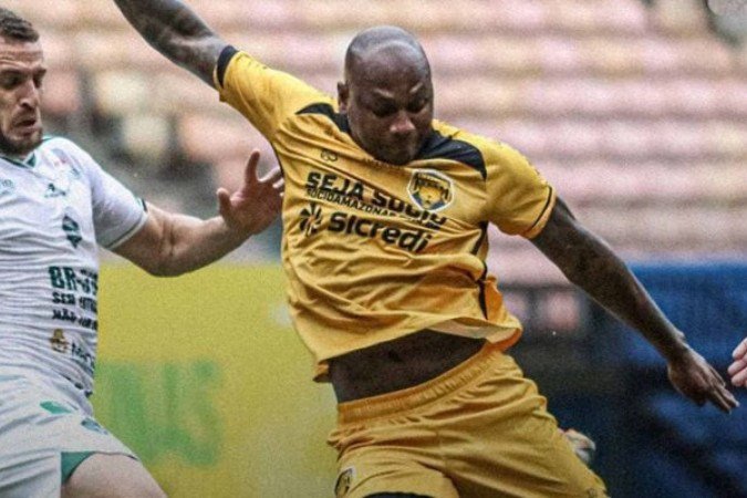 Sassá em ação pelo Amazonas FC - (crédito: Foto: Divulgação / Amazonas FC) Sassá em ação pelo Amazonas FC - (crédito: Foto: Divulgação / Amazonas FC)