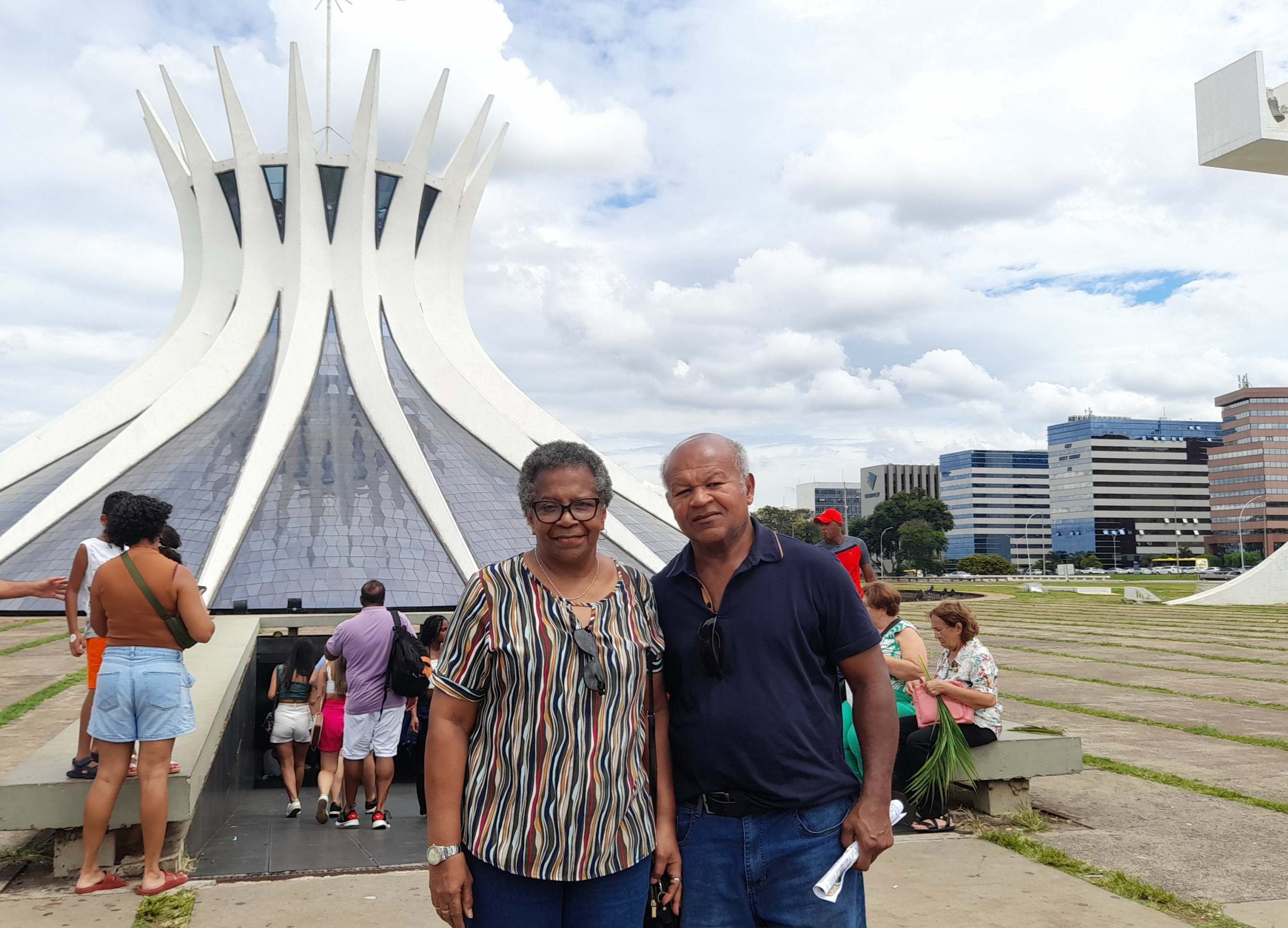 Maria Aparecida e José Álvaro dos Santos estão animados para assistir à encenação na Via Sacra