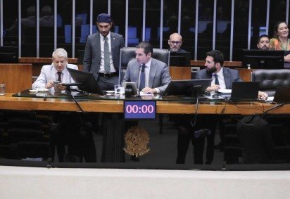 Hugo Motta preside sessão da Câmara dos Deputados  -  (crédito: Câmara dos Deputados)