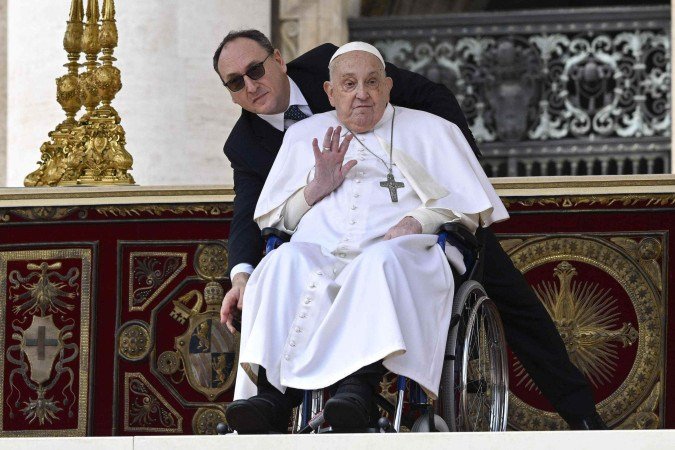 Em sua oração do Angelus dominical, transmitida neste domingo pelo Vaticano, o papa agradeceu aos fiéis pelas orações e pediu a paz mundial - (crédito: Handout / VATICAN MEDIA / AFP) Em sua oração do Angelus dominical, transmitida neste domingo pelo Vaticano, o papa agradeceu aos fiéis pelas orações e pediu a paz mundial - (crédito: Handout / VATICAN MEDIA / AFP)