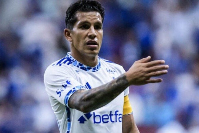 LUCAS ROMERO - Iniciou a partida muito bem, e manteve a regularidade em todo o confronto. Fez uma boa trinca com Lucas Silva e Christian. NOTA 6.5