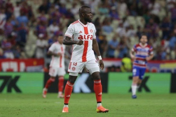 VALENCIA - Tentou imprimir velocidade no ataque do Inter, mas pouco contribuiu no tempo que esteve em campo. NOTA 6,0. Foto: Ricardo Duarte/Internacional