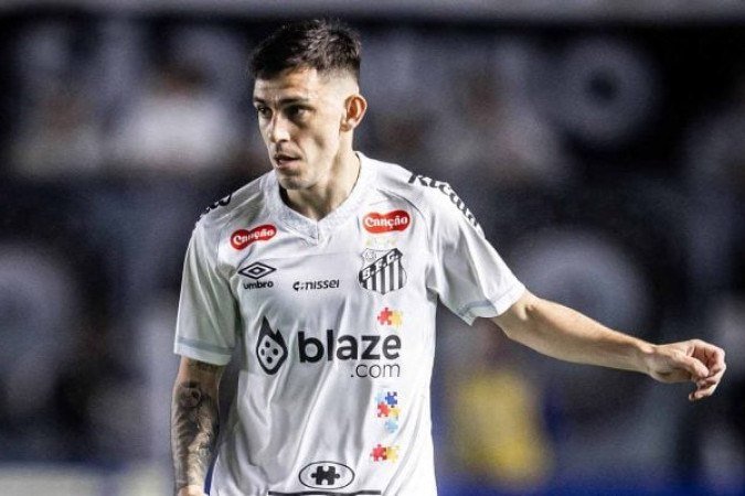 ESCOBAR - O argentino vinha fazendo uma boa partida, conseguiu atuar bem na marcação de Arias. Entretanto, acabou por uma infelicidade desviando a bola no lance que acabou decidindo o jogo. Nota: 6 - Foto: Raul Baretta/Santos FC