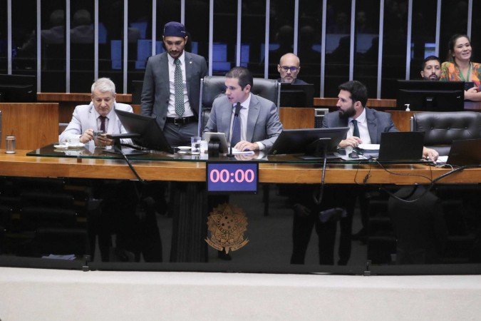 Durante a sessão, o presidente da Câmara, Hugo Motta (Republicanos-PB), ressaltou a necessidade de agilidade na apreciação do projeto - (crédito: Câmara dos Deputados) Durante a sessão, o presidente da Câmara, Hugo Motta (Republicanos-PB), ressaltou a necessidade de agilidade na apreciação do projeto - (crédito: Câmara dos Deputados)