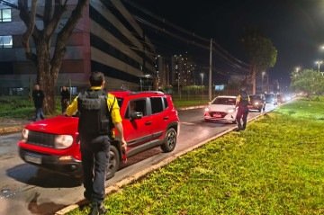A operação Rescaldo tem como objetivo retirar de circulação os condutores alcoolizados e reduzir o número de sinistros de trânsito - (crédito: Divulgação/Detran) A operação Rescaldo tem como objetivo retirar de circulação os condutores alcoolizados e reduzir o número de sinistros de trânsito - (crédito: Divulgação/Detran)