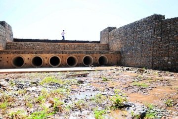 Últimas oito bacias planejadas estão em construção para ajudar com a drenagem no Distrito Federal - (crédito: Lúcio Bernardo Jr./Agência Brasília) Últimas oito bacias planejadas estão em construção para ajudar com a drenagem no Distrito Federal - (crédito: Lúcio Bernardo Jr./Agência Brasília)