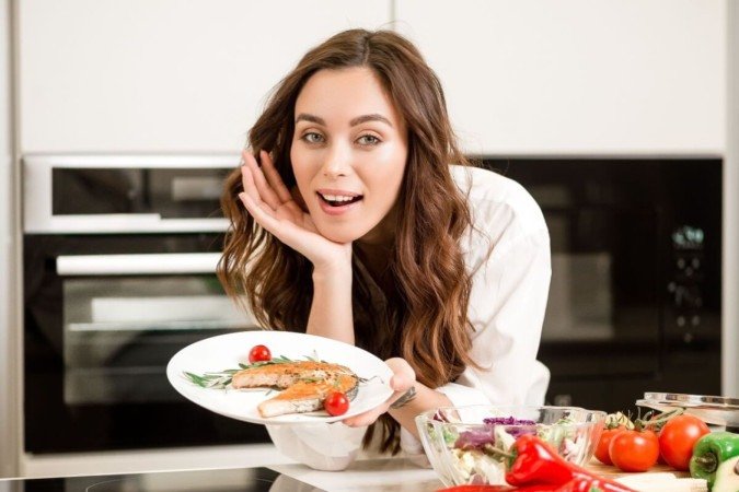 A escolha e o preparo do peixe são essenciais para aproveitar os seus nutrientes (Imagem: Stacey Green | Shutterstock) - (crédito: EdiCase) A escolha e o preparo do peixe são essenciais para aproveitar os seus nutrientes (Imagem: Stacey Green | Shutterstock) - (crédito: EdiCase)
