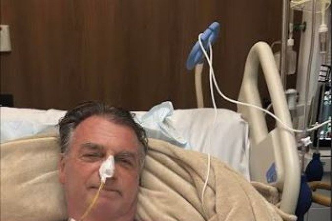 O ex-presidente Jair Bolsonaro está internado no Hospital DF Star, em Brasília, sem previsão de alta - (crédito: Redes sociais/Michelle Bolsonaro) O ex-presidente Jair Bolsonaro está internado no Hospital DF Star, em Brasília, sem previsão de alta - (crédito: Redes sociais/Michelle Bolsonaro)