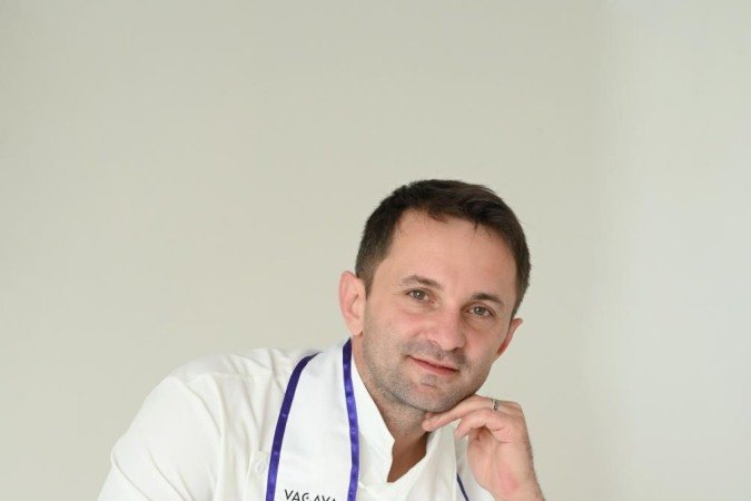 Robert Antic, 37 anos, húngaro, finalista do Mister Gay Europe 2025