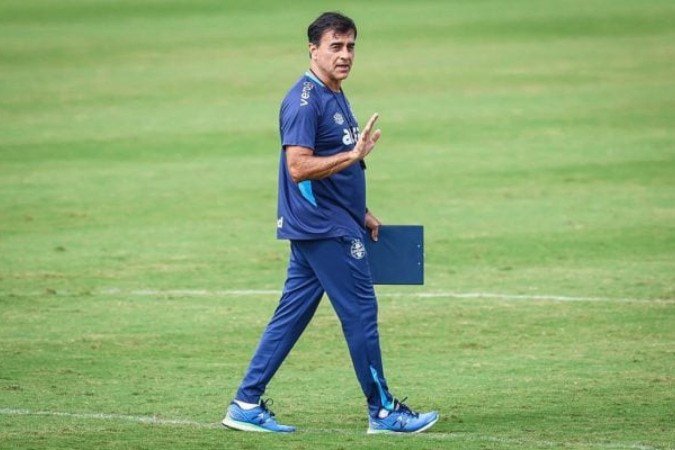 Mesmo com a insatisfação por outro desempenho e derrota, direção do Grêmio respaldou o trabalho de Quinteros - (crédito: Foto: Lucas Uebel / Grêmio FBPA) Mesmo com a insatisfação por outro desempenho e derrota, direção do Grêmio respaldou o trabalho de Quinteros - (crédito: Foto: Lucas Uebel / Grêmio FBPA)