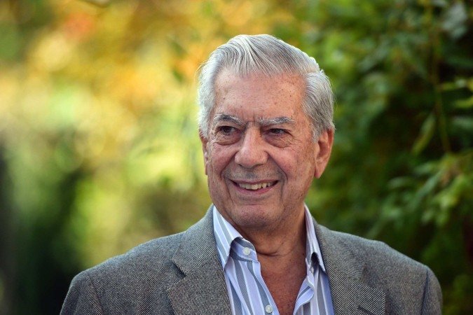 Nascido em 1936 em Arequipa, cidade no sul do Peru, Vargas Llosa era formado em letras e se aventurou pelo jornalismo antes de publicar o primeiro livro - (crédito: Anne-Christine POUJOULAT/AFP ) Nascido em 1936 em Arequipa, cidade no sul do Peru, Vargas Llosa era formado em letras e se aventurou pelo jornalismo antes de publicar o primeiro livro - (crédito: Anne-Christine POUJOULAT/AFP )