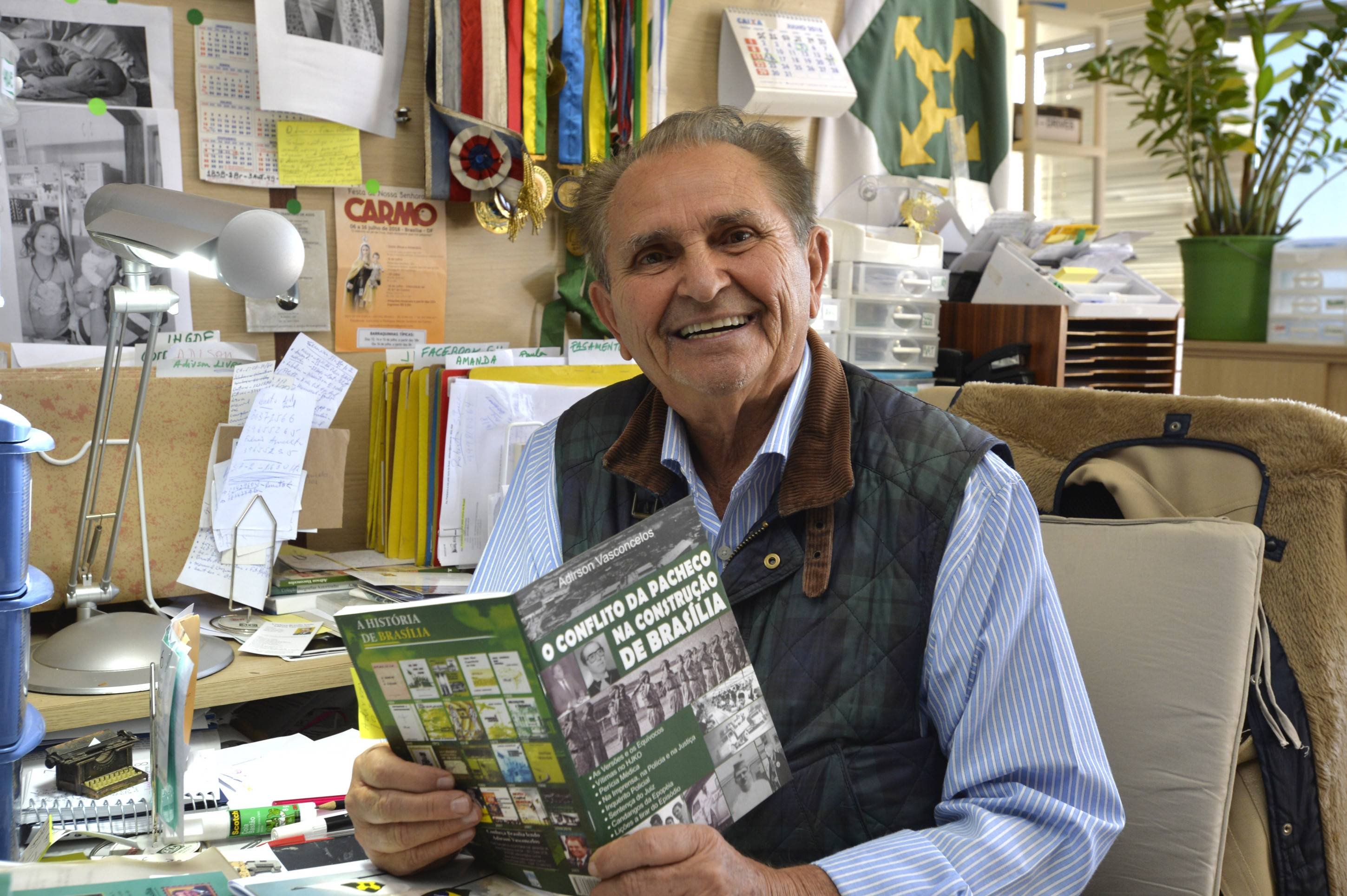  11/07/2018. Cr..dito: Marcelo Ferreira/CB/D.A Press. Brasil. Bras..lia - DF. Caderno Pioneiros VII. O jornalista o maior escritor de livros sobre a hist..ria de Bras..lia, Adirson Vasconcelos.     