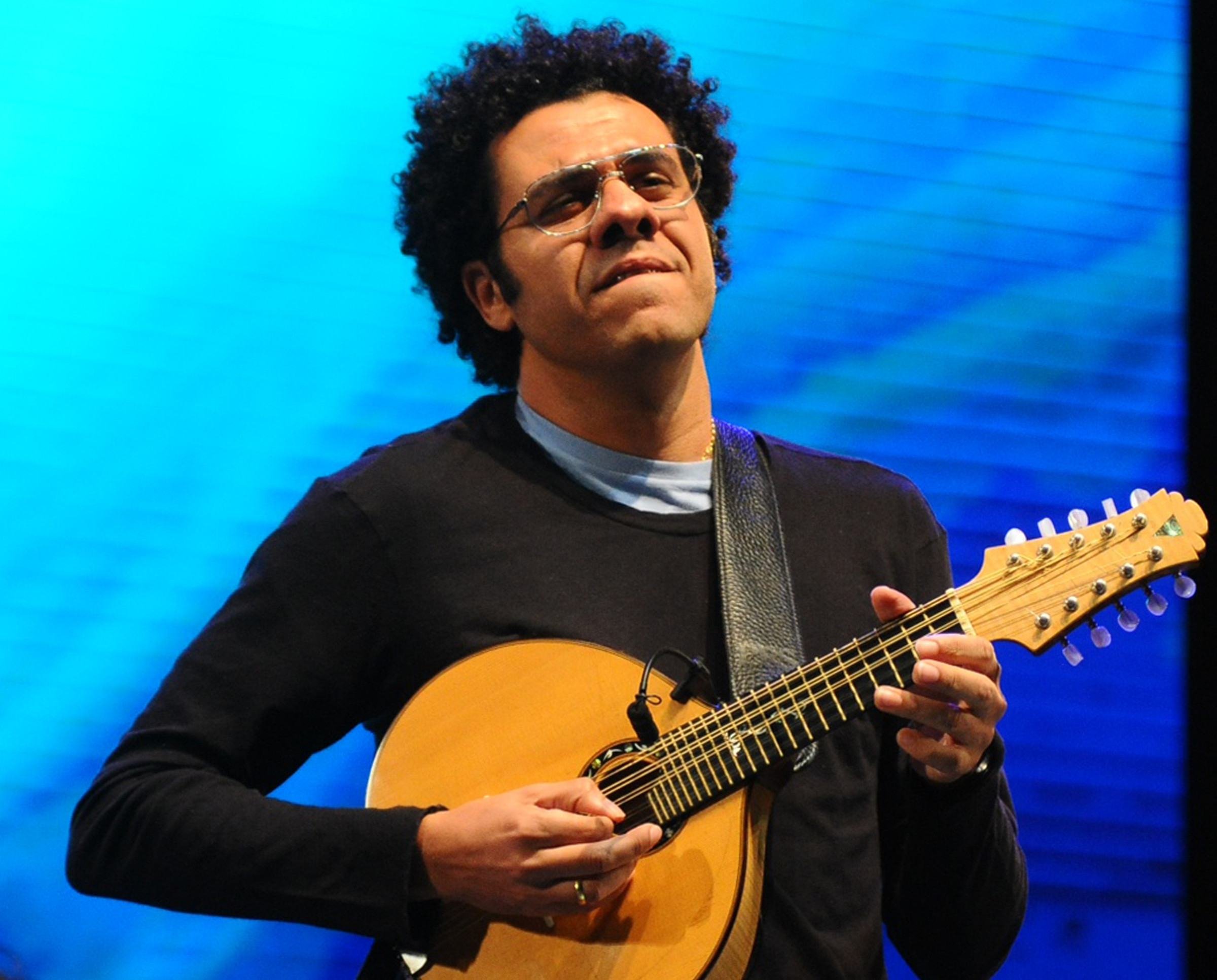  21/04/2013 Cr..dito: Monique Renne/CB/D.A Press. Brasil. Bras..lia - DF. Apresenta....o do m..sico Hamilton de Holanda, no palco principal, durante as comemora....es do Anivers..rio de 53 anos de Bras..lia, na Esplanada dos Minist..rios.     